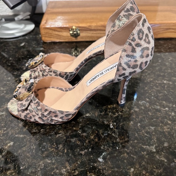 Leopard Manolo Blahnik - Picture 3 of 5